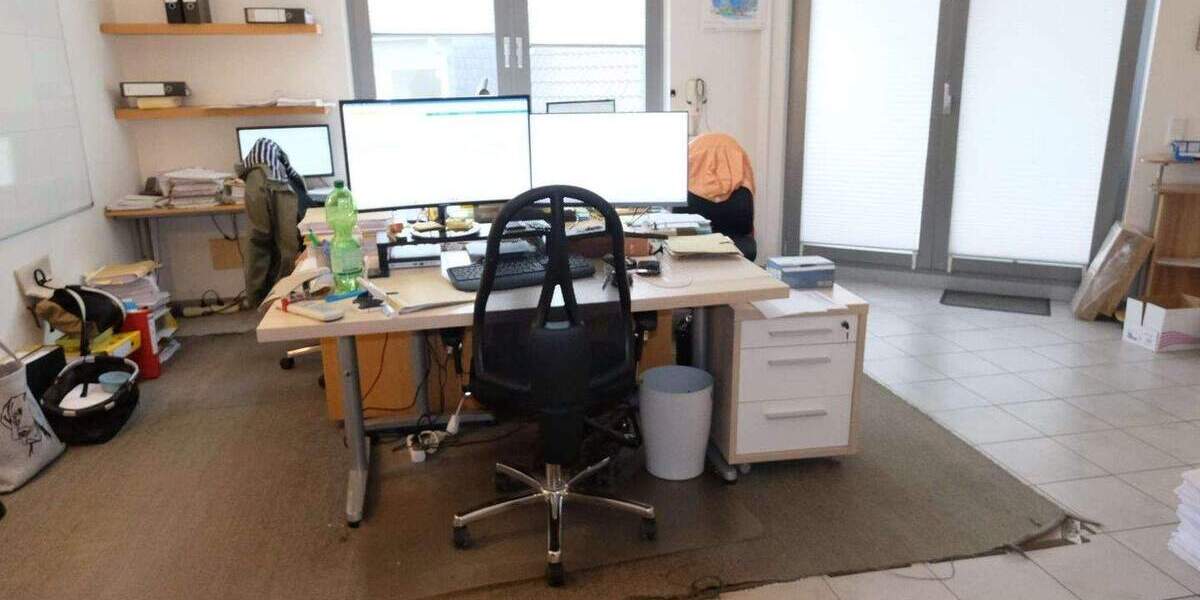 Gewerbeobjekt Rösrath Vierkotten - 4 Zimmer, 110 m&sup2;, 1.100&euro; | Angebot:24708270