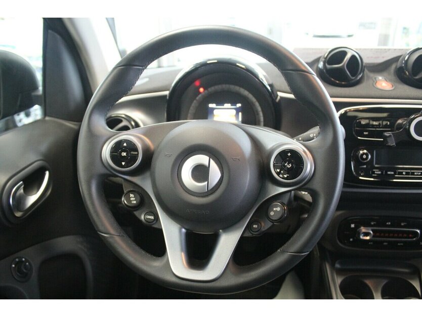 Smart ForTwo coupe passion 43.179 km 11.780 € Euskirchen 53881