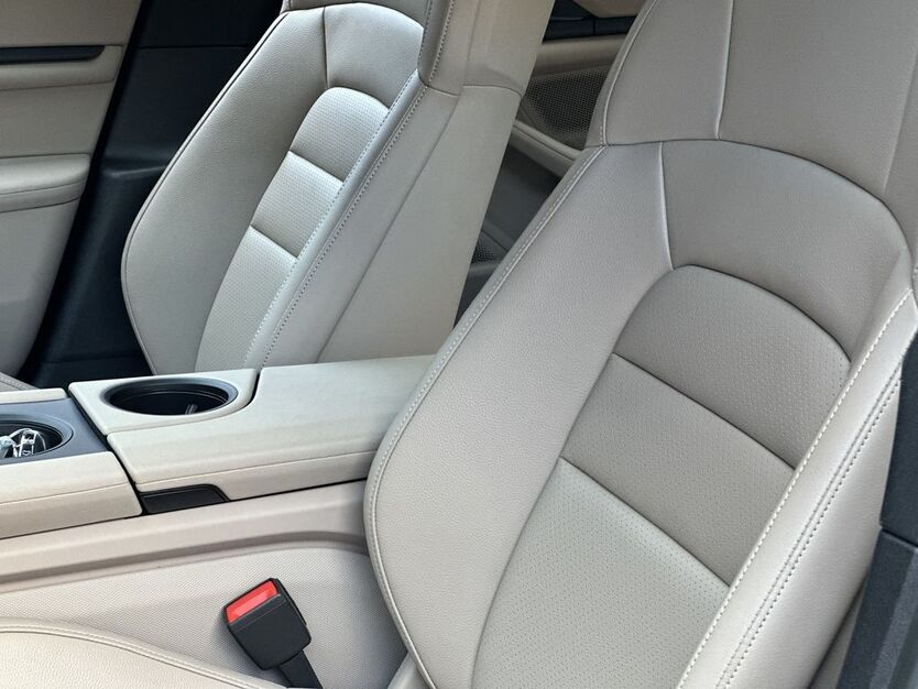 Porsche Taycan 20.100 km 74.790 € Frechen (bei Köln) 50226