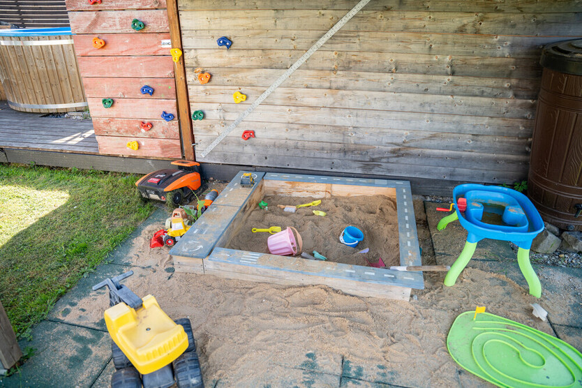 Moderne Erdgeschoßwohnung mit Sauna & Garten