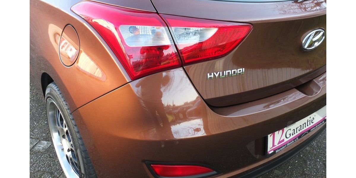 Hyundai i30 KLIMAAUTOMATIK SPORT LMF/BREITREIFEN 117.877 km 7.500 &euro; Köln 50858