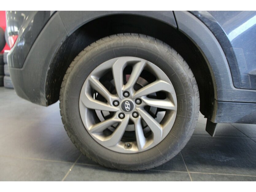 Hyundai Tucson blue 1.6 GDI 2WD Passion - AHK - 122.940 km 12.980 € Euskirchen 53881