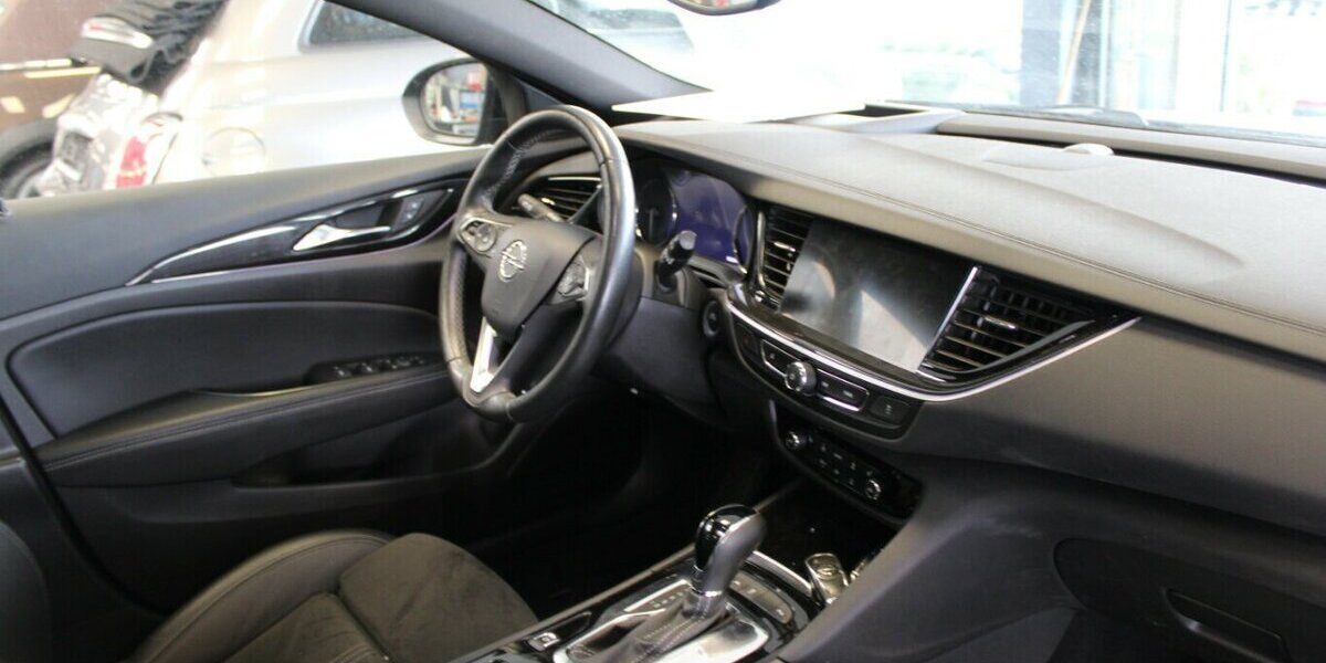 Opel Insignia Sports Tourer 2.0 Diesel Aut. Business 102.304 km 17.980 &euro; Euskirchen 53881