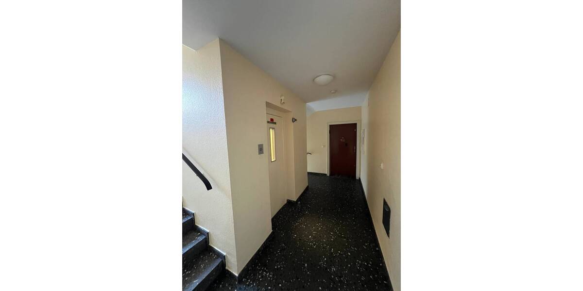 3 Zimmer Erdgeschosswohnung mit windgeschützter Loggia! 3 zimmer