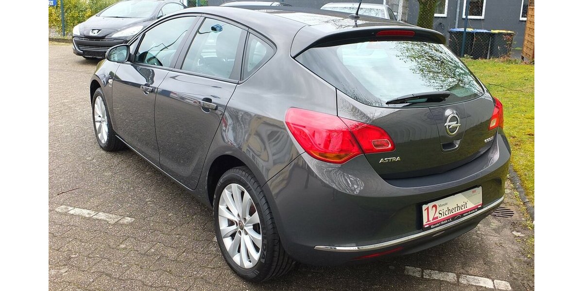 Opel Astra WM26: ACTIVE KLIMAANLAGE 17ZOLL LMF TEMPOMAT 92.855 km 6.904 &euro; Köln 50858