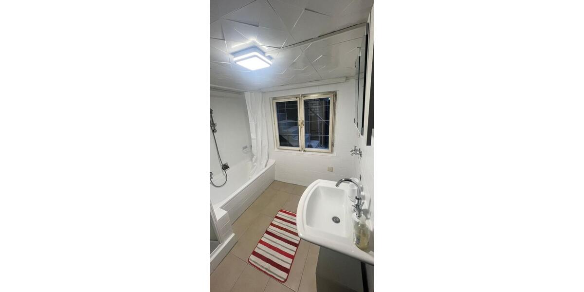 Mehrfamilienhaus, Wohnhaus Niederkassel - 8 Zimmer, 160 m&sup2;, 2.960&euro; | Angebot:23278970