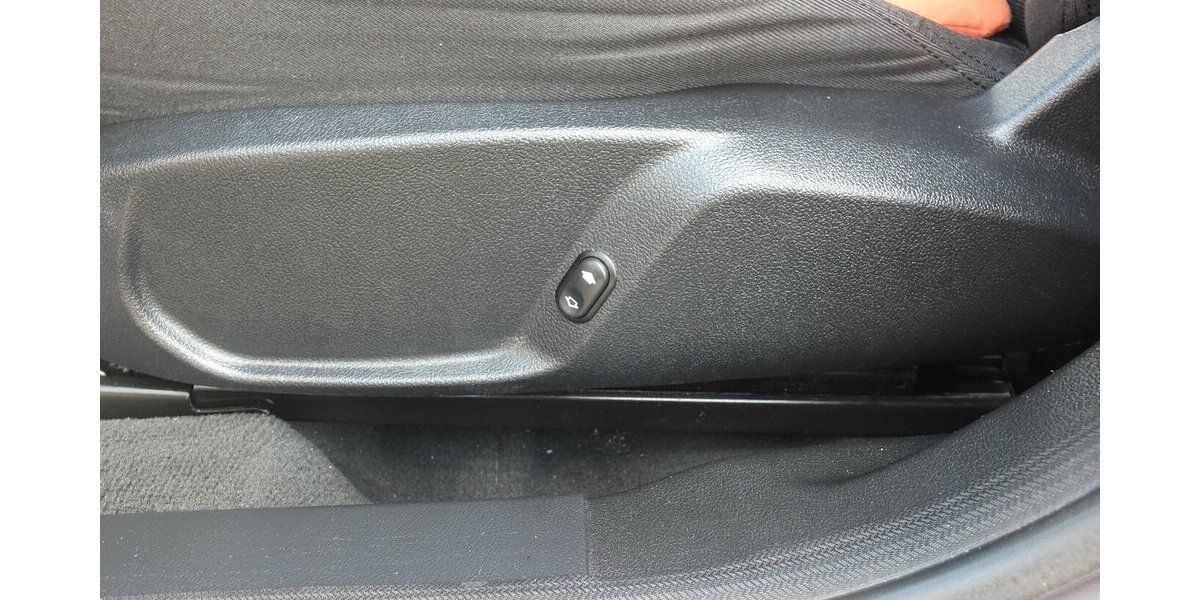 Ford Mondeo 2.0TDCi AUTOM-PROBLEME NAVI XENON PDC BLUET 143.215 km 7.500 &euro; Köln 50858