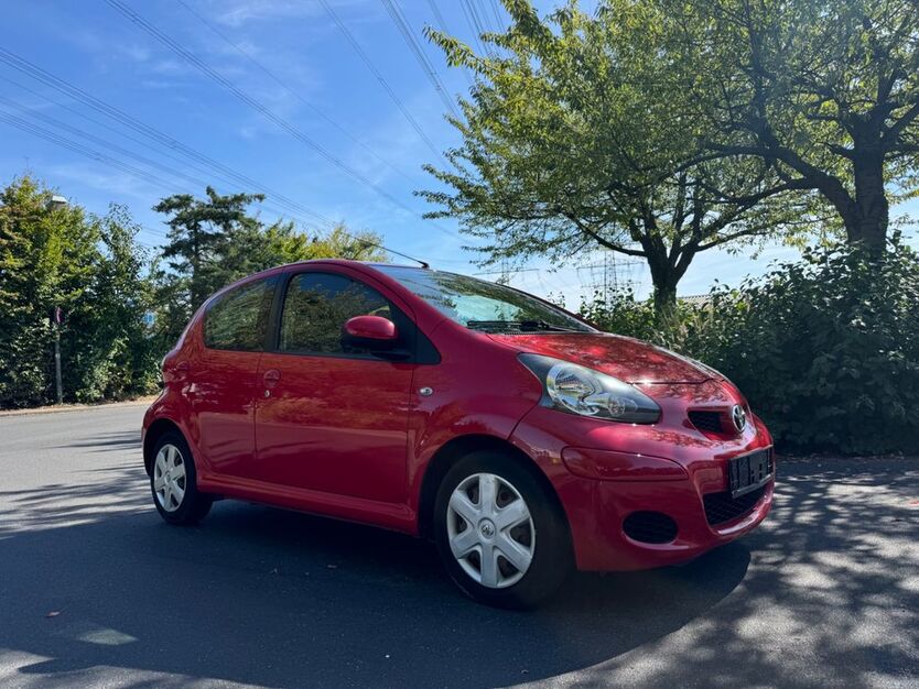 Toyota Aygo (X) 84.000 km 3.990 € Hürth 50354