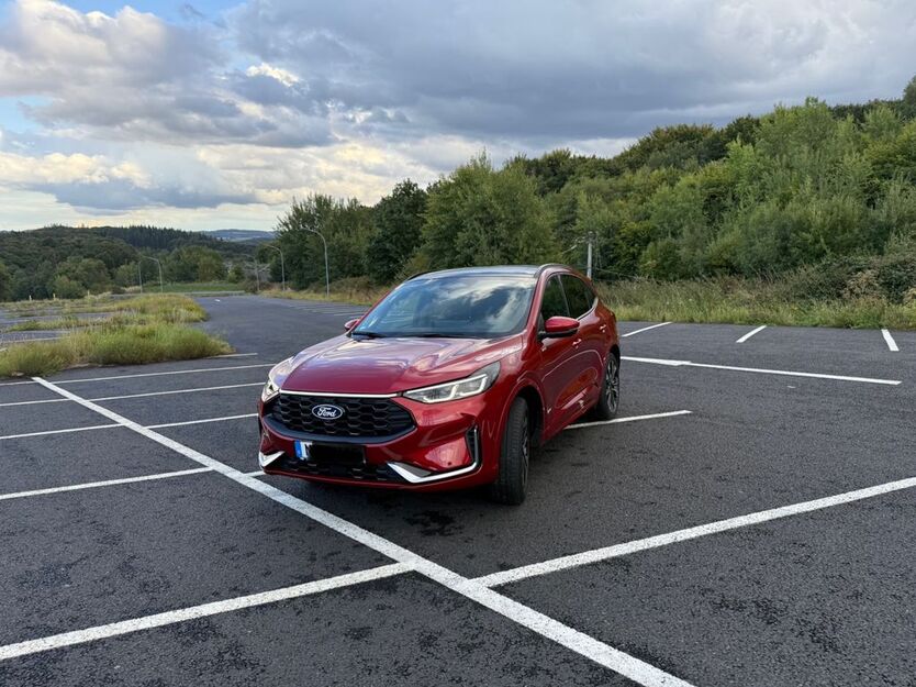 Ford Kuga 18.500 km 38.500 € Windhagen 53578