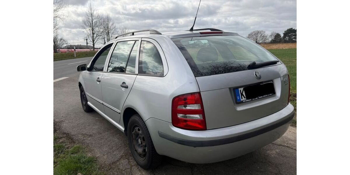 Skoda Fabia 127.500 km 1.799 &euro; Köln 51143