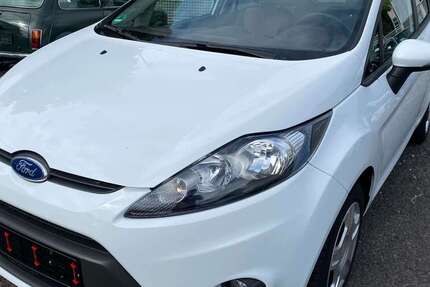 Ford Fiesta 69.000 km 4.850 € Sankt Augustin 53757