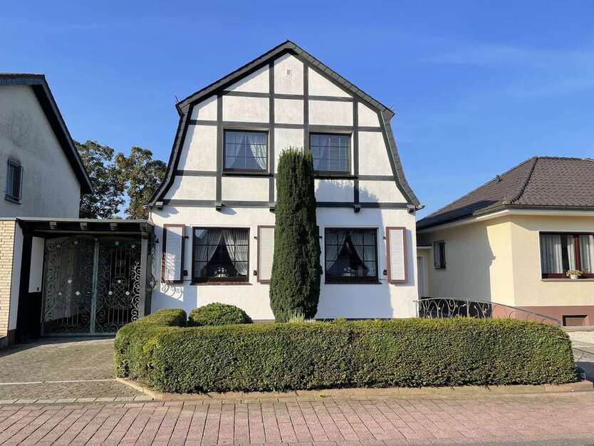 Haus zum Kaufen in Troisdorf-Bergheim 395.000 € 151 m² 6 zimmer