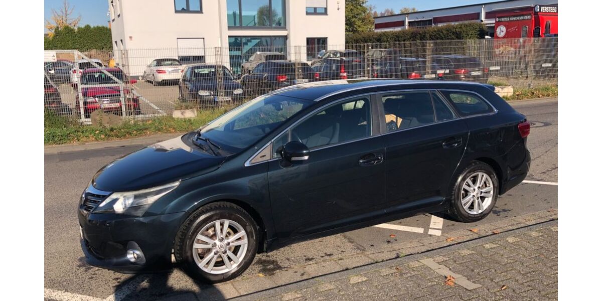 Toyota Avensis 203.000 km 6.080 &euro; Neustadt 53577