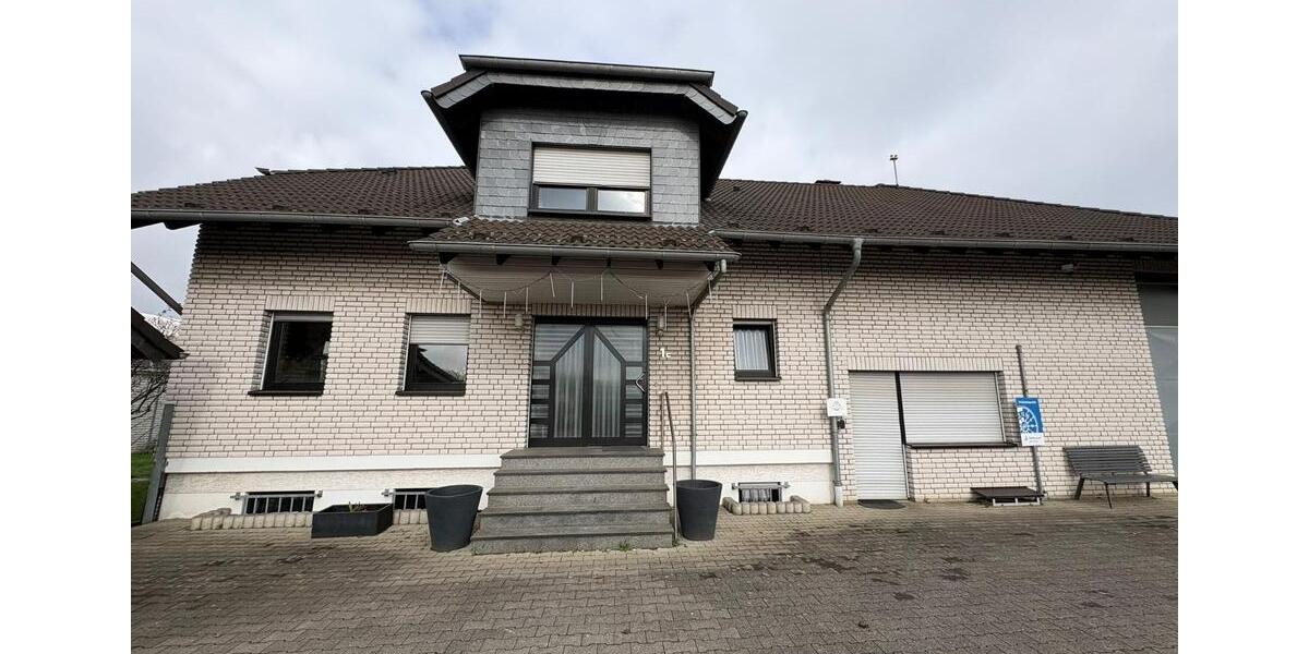 Einfamilienhaus Troisdorf Altenrath - 7 Zimmer, 203 m&sup2;, 9.750&euro; | Angebot:25811174