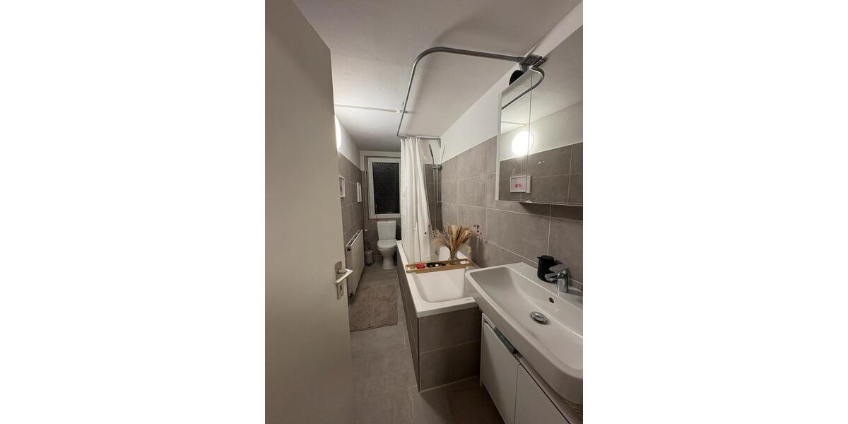 Dachgeschoßwohnung Köln Lindenthal - 1.5 Zimmer, 15 m&sup2;, 1.190&euro; | Angebot:24787908