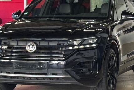 VW Touareg 165.000 km 44.850 € Köln 50739