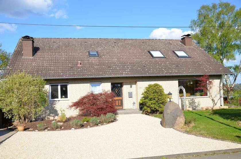 Haus zum Kaufen in Breitscheid 650.000 € 375 m²