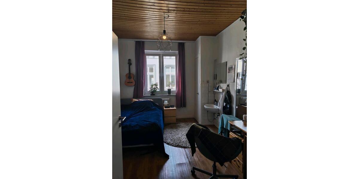 Etagenwohnung Bonn Gronau - 24 Zimmer, 230 m&sup2;, 250&euro; | Angebot:25239883