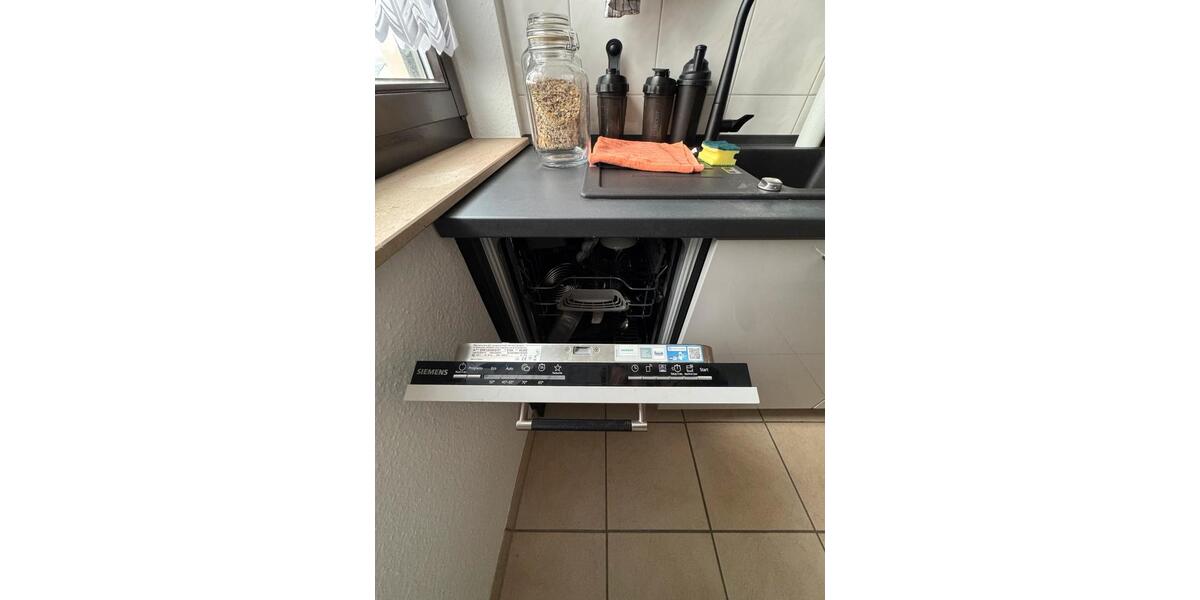 2 Zimmer Dachgeschosswohnung in Ahrweiler, Dusche, Bad,Küche,Raum 2 zimmer