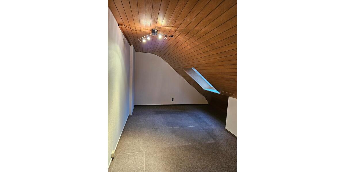 Dachgeschoßwohnung Königswinter - 2 Zimmer, 59 m&sup2;, 660&euro; | Angebot:24712298