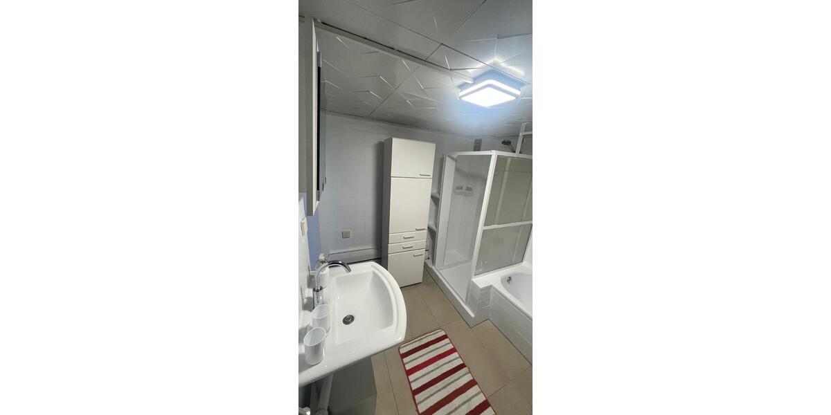 Mehrfamilienhaus, Wohnhaus Niederkassel - 8 Zimmer, 160 m&sup2;, 2.960&euro; | Angebot:23278970