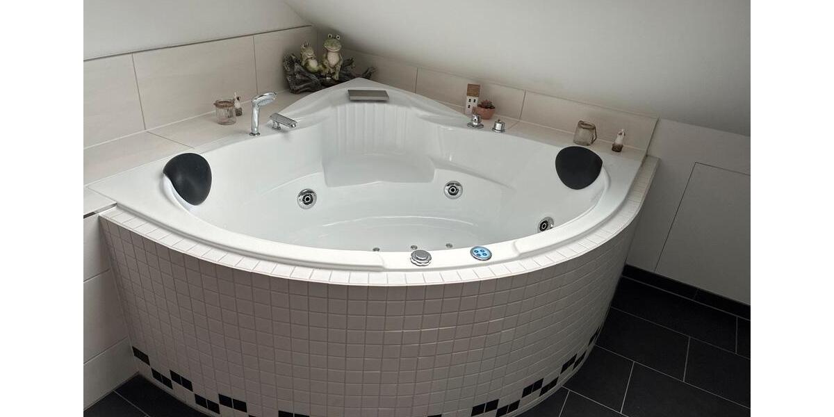 Dachgeschoßwohnung Wesseling - 3.5 Zimmer, 99 m&sup2;, 265.000&euro; | Angebot:24802168