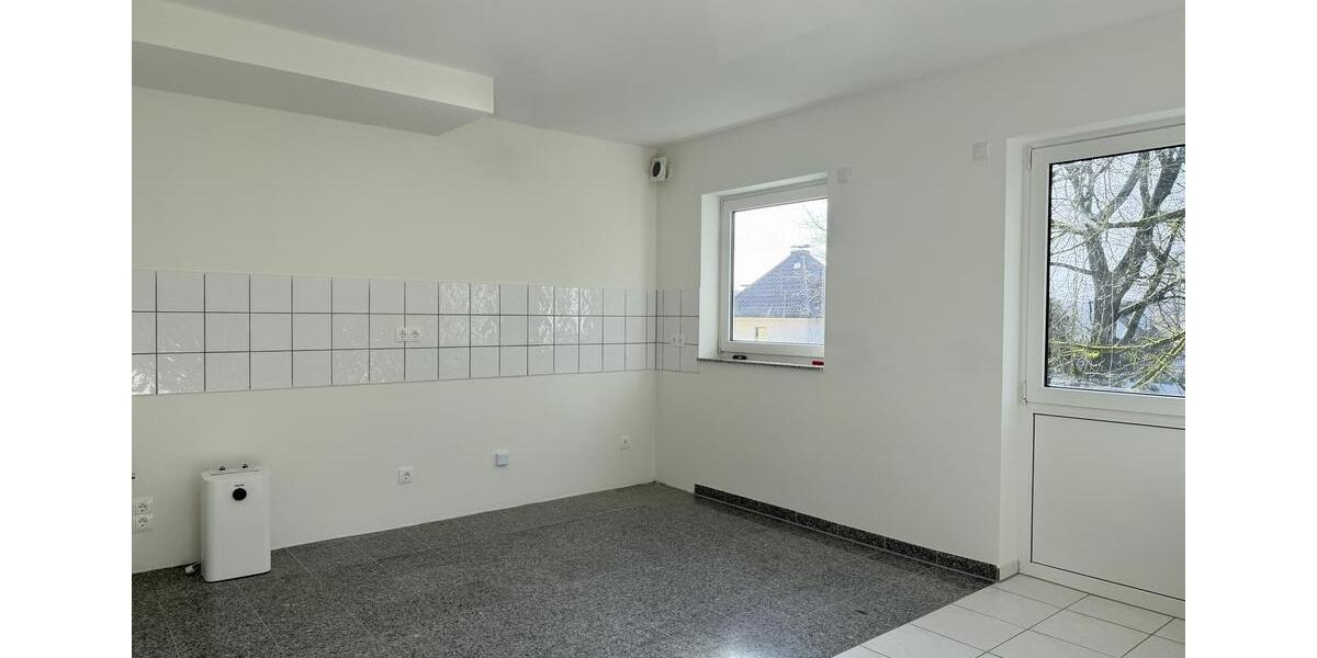 Etagenwohnung Bergisch Gladbach - 4 Zimmer, 94 m&sup2;, 1.300&euro; | Angebot:25650445