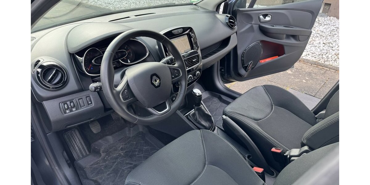 Renault Clio 90 Bose Klima Navi PDC SHZ ServNeu 60tkm 1Hd 60.000 km 11.500 &euro; Erftstadt 50374