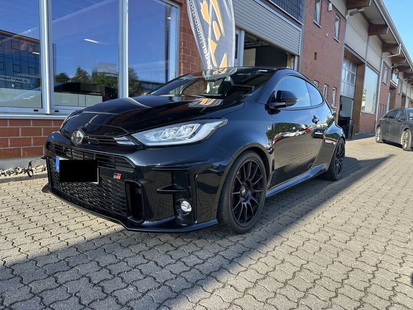 Toyota Yaris 12.000 km 59.000 € Bonn 53229
