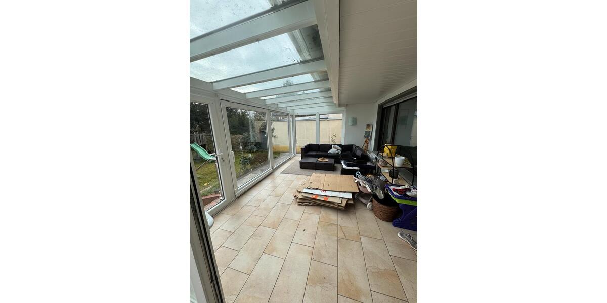 Erdgeschoßwohnung Sankt Augustin - 5 Zimmer, 140 m&sup2;, 1.400&euro; | Angebot:25882185