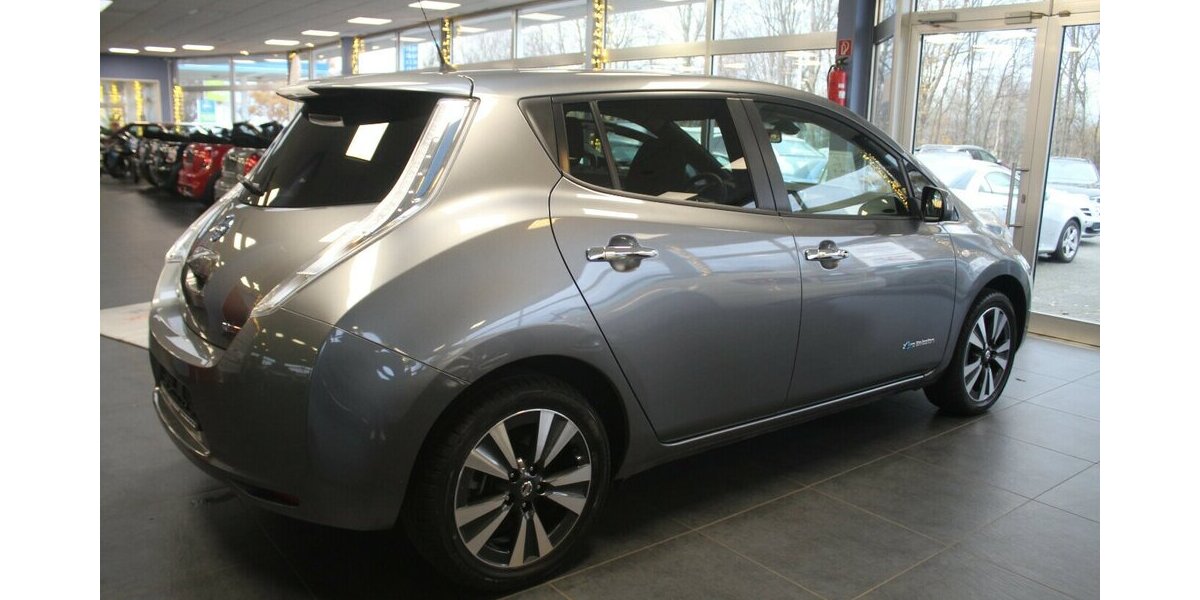 Nissan Leaf 30 kWh Tekna 360° 1.Hand 9.986 km 9.980 &euro; Euskirchen 53881