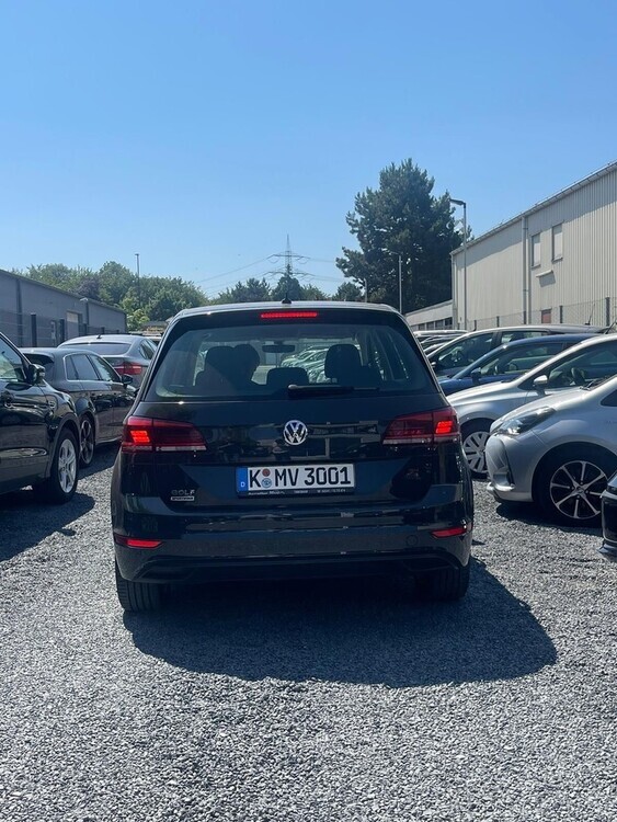 VW Golf Sportsvan 184.235 km 10.500 € Köln 50667