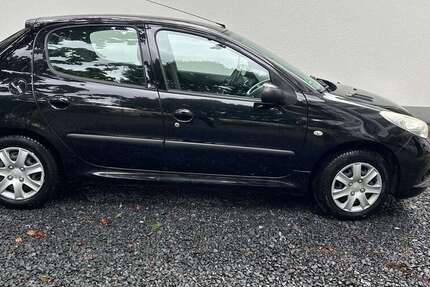 Peugeot 206 96.055 km 2.800 € Köln 50968