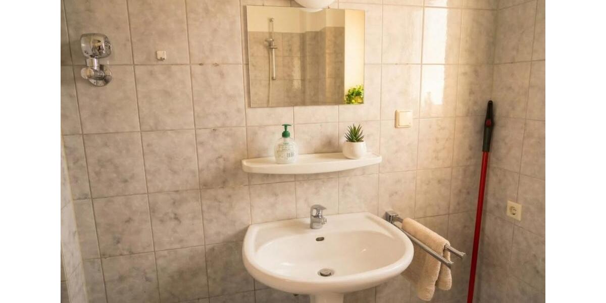 Etagenwohnung Bonn Lannesdorf - 2 Zimmer, 75 m&sup2;, 950&euro; | Angebot:25637297