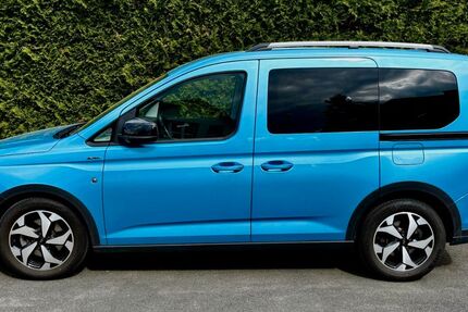 Ford Tourneo Connect 31.900 km 28.000 &euro; Köln 51147