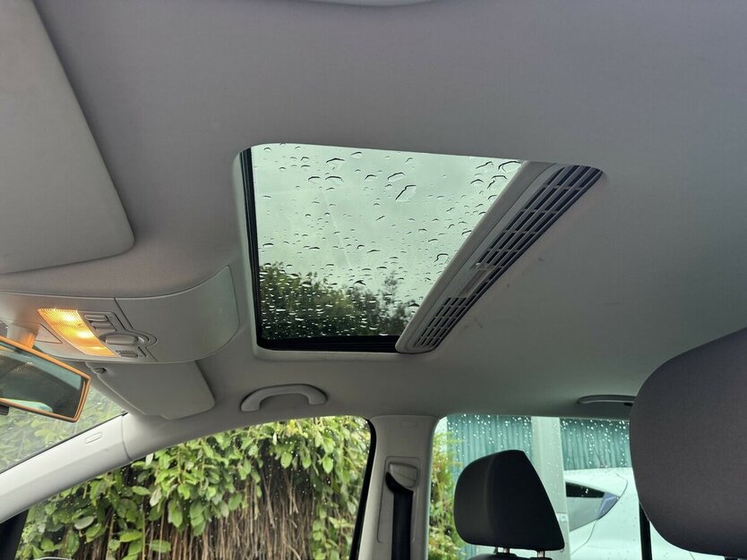 VW Touran 1.6 FSI Highline 7 Sitze SR+WR eGSD DSG ? 213.000 km 1.500 € Erftstadt 50374