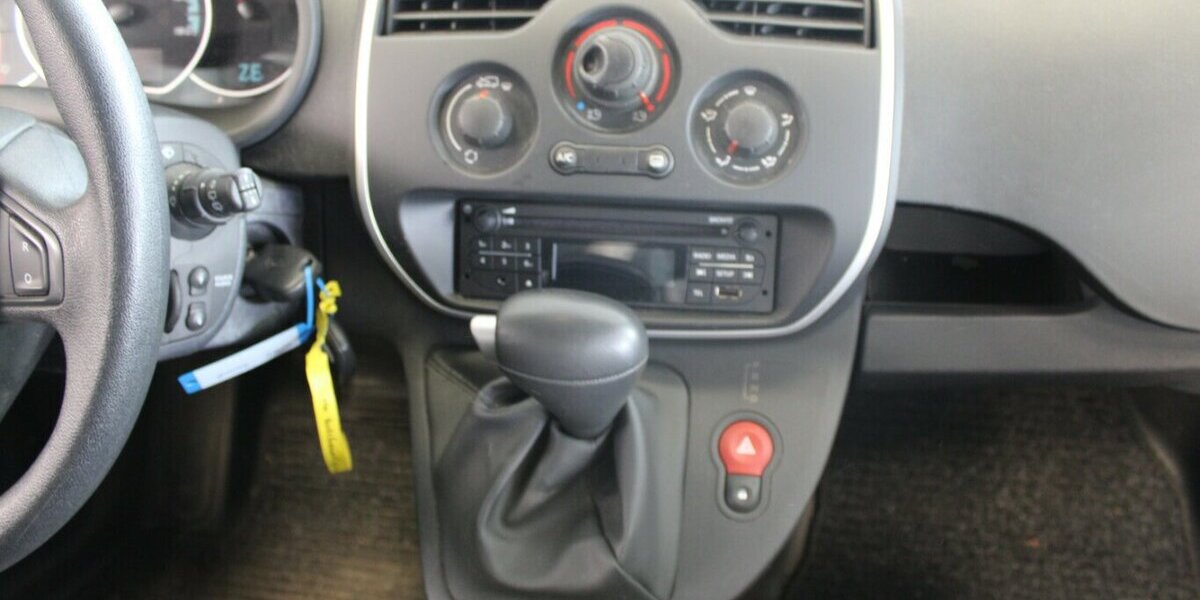 Renault Kangoo Z.E. Kangoo Z.E. Kangoo Z.E. Kangoo Z.E. 33 15.955 km 15.980 &euro; Euskirchen 53881