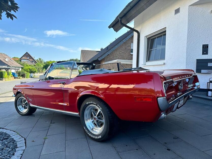 Ford Mustang 72.000 km 45.500 € Bonn 53177
