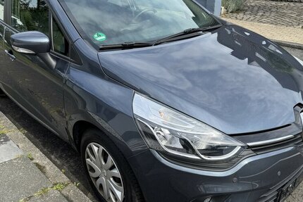 Renault Clio 90 Bose Klima Navi PDC SHZ ServNeu 60tkm 1Hd 60.000 km 11.500 &euro; Erftstadt 50374