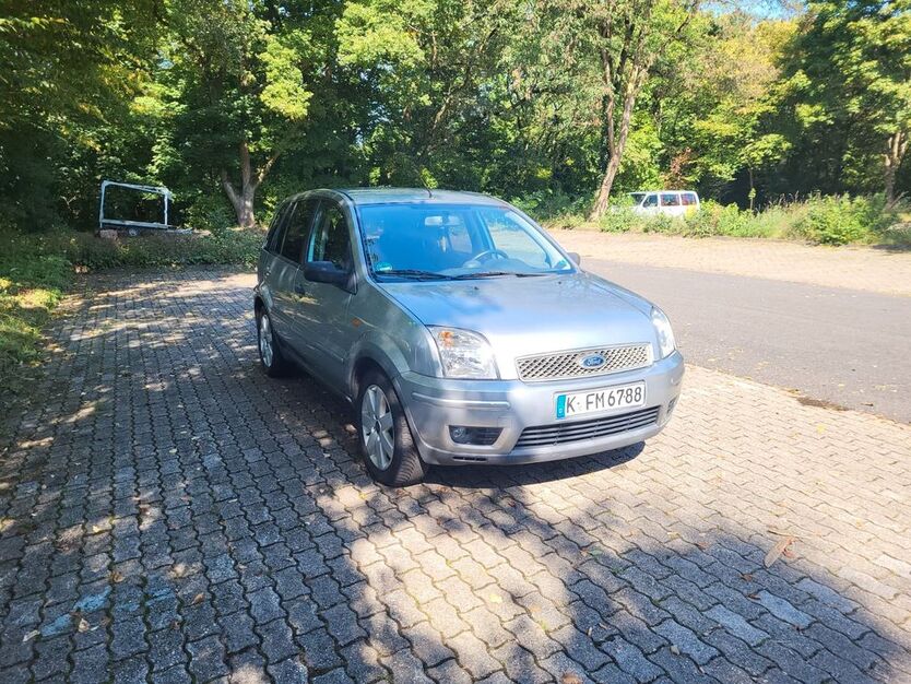 Ford Fusion 135.000 km 2.300 € Köln 51061
