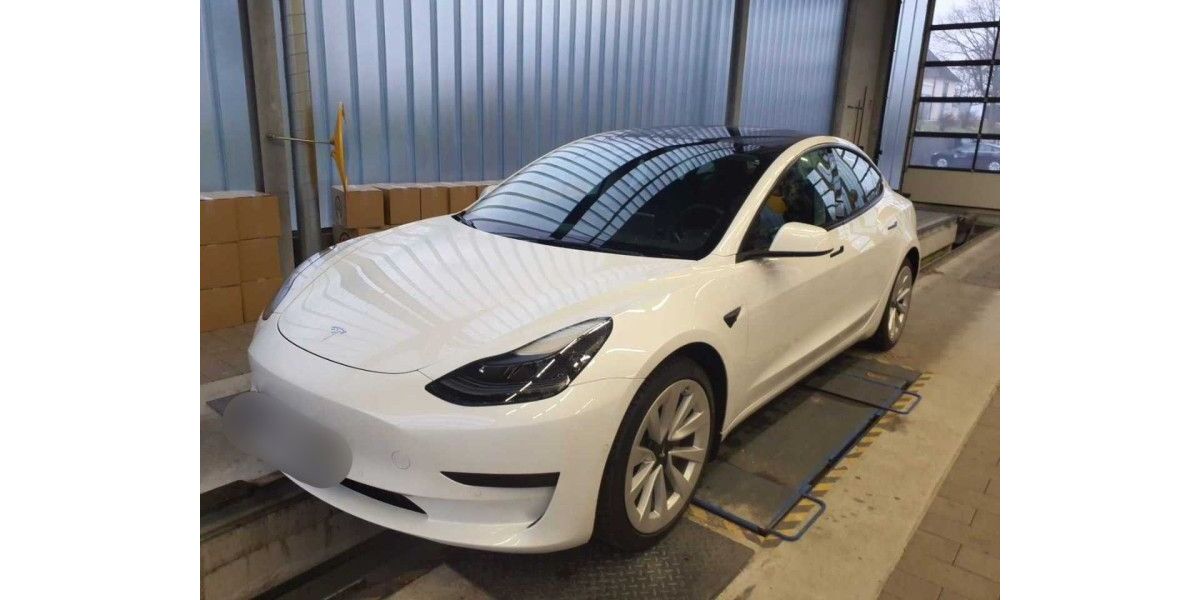Tesla Model 3 52.165 km 25.500 &euro; Eitorf 53783