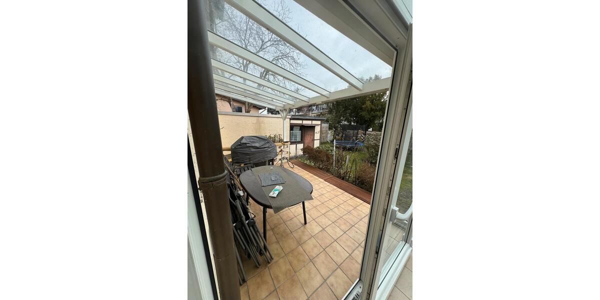 Erdgeschoßwohnung Sankt Augustin - 5 Zimmer, 140 m&sup2;, 1.400&euro; | Angebot:25882185