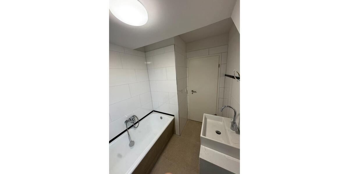 Dachgeschoßwohnung Niederkassel - 3 Zimmer, 56 m&sup2;, 1.032&euro; | Angebot:24704673