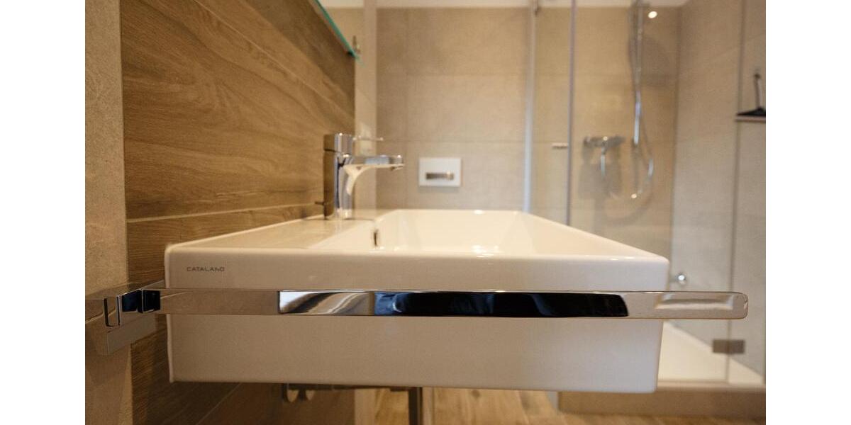Etagenwohnung Bonn Gronau - 5 Zimmer, 120 m&sup2;, 1.800&euro; | Angebot:26349946