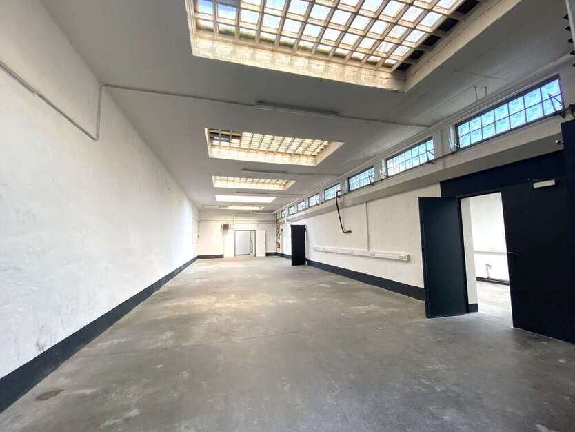 Halle in Köln Dellbrück 1.380 € 215 m²