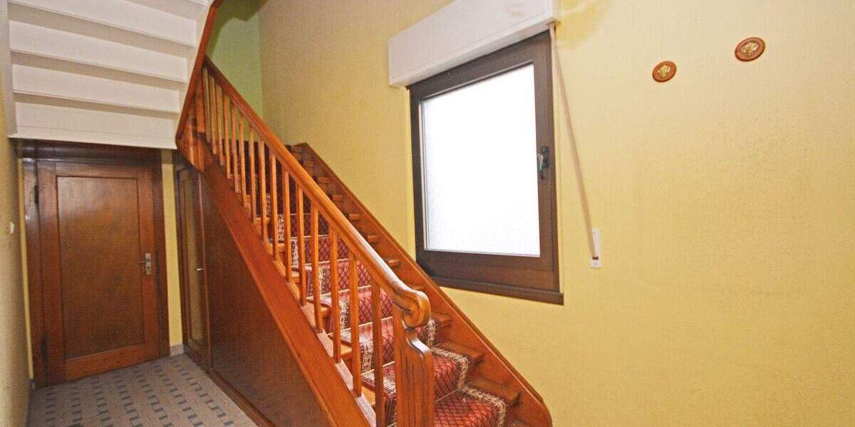 Einfamilienhaus Bornheim Merten - 9 Zimmer, 207 m&sup2;, 650.000&euro; | Angebot:25781301