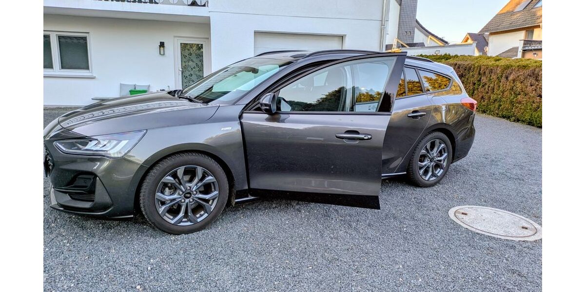 Ford Focus 30.085 km 22.400 &euro; Vettelschoß 53560