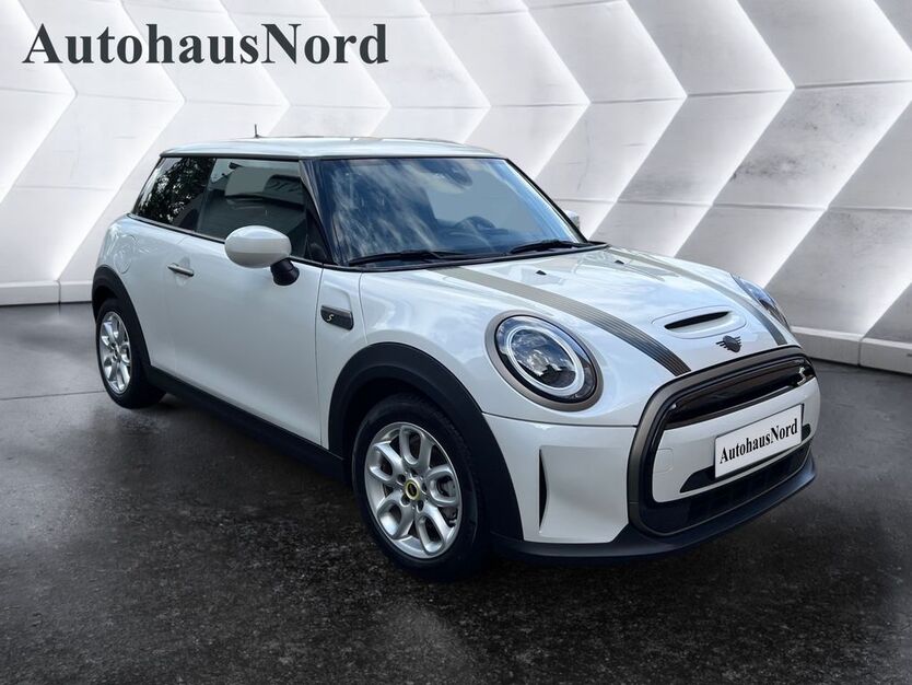Mini Cooper SE 6.115 km 19.900 € Köln-Riehl 50735