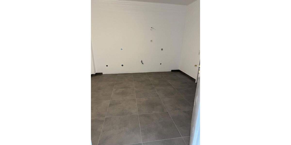 Reihenmittelhaus Frechen Hücheln - 6 Zimmer, 171 m&sup2;, 2.300&euro; | Angebot:24712347