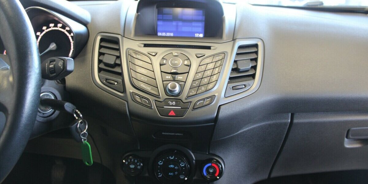 Ford Fiesta 1.25 Celebration - Navi - SHZ - 137.250 km 6.980 &euro; Euskirchen 53881